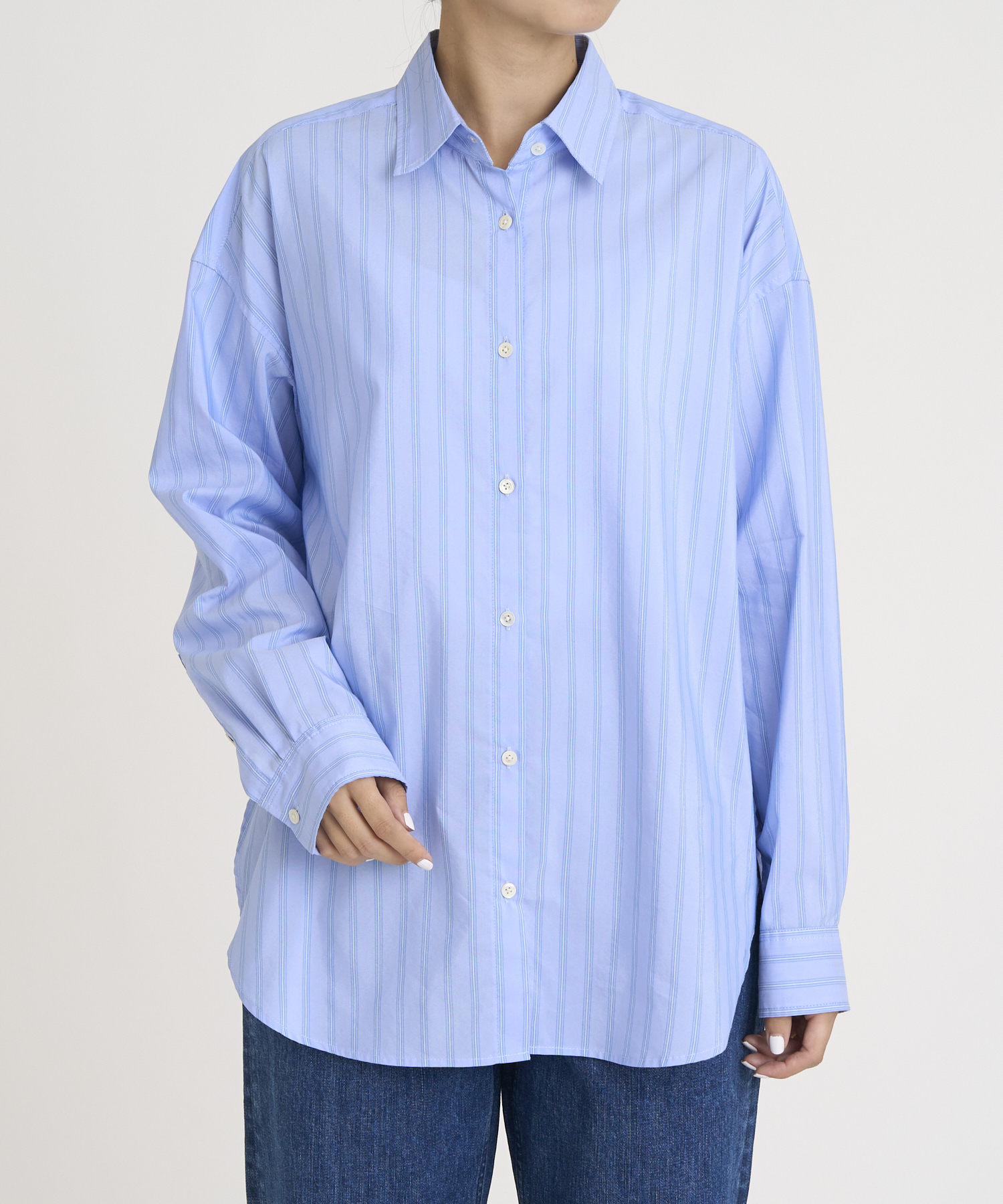 バックボタンシャツ